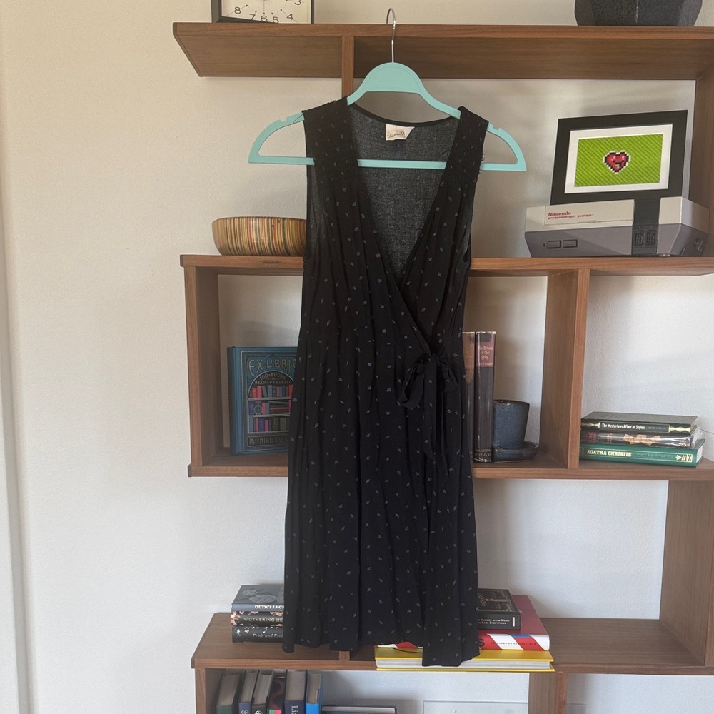 Universal Thread Black Sleeveless Midi Dress